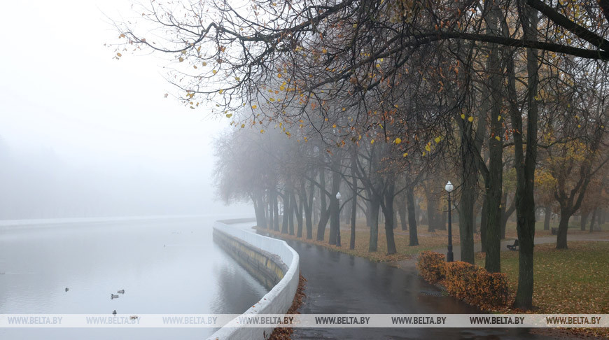 Улицы Города Осенью — стоковые ...