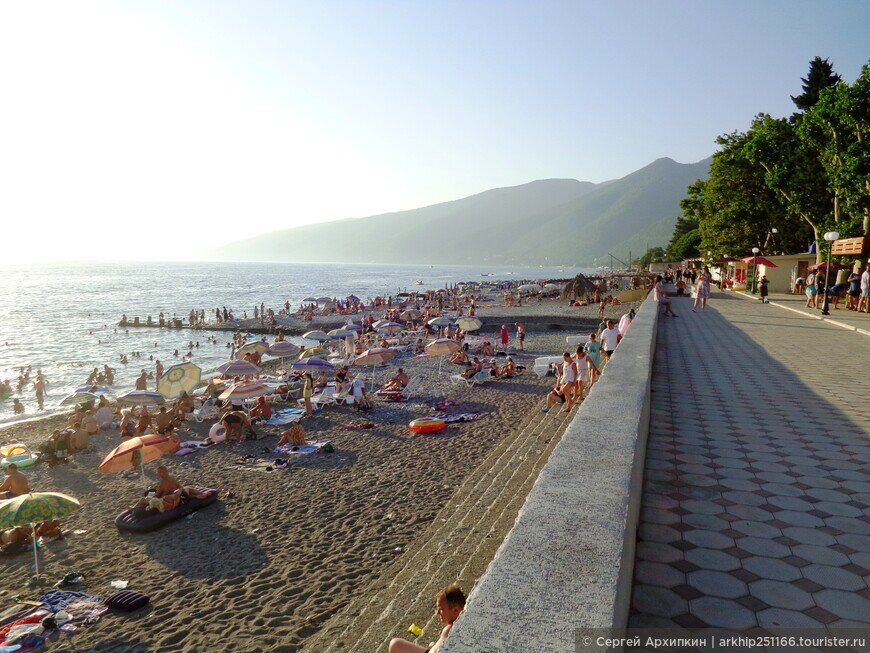 городской пляж в Гаграх - Picture of Central Beach, Gagra ...