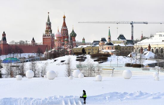 Виды Москвы и Петербурга : “Зима в Москве