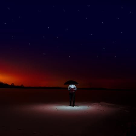 Человек Смотрит На Звезды. Один Человек, Глядя На Звездное ...