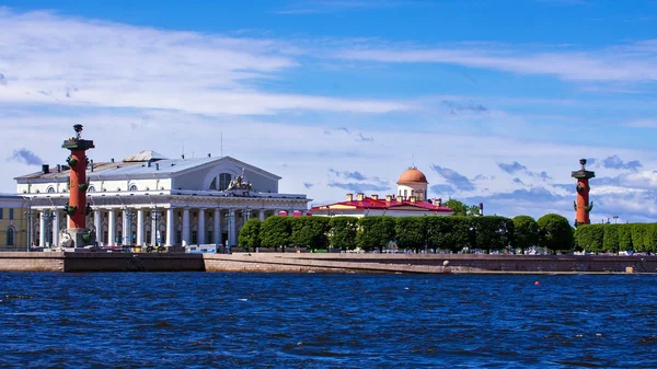 Аллея для прогулок на 6 и 7 линиях на Васильевском острове ...