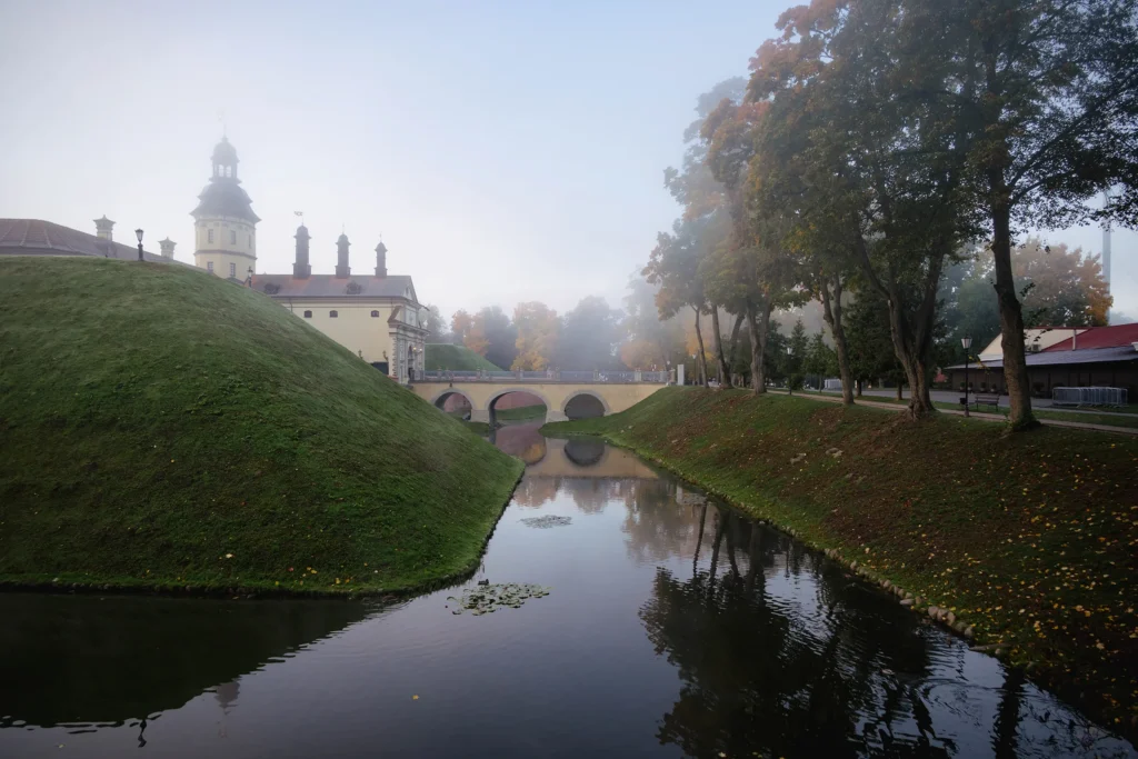 Фото Замок Осенью | Freepik