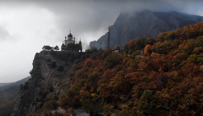 Фото дня: церковь в тумане