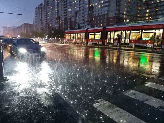 Циклон принесет в Петербург и ...