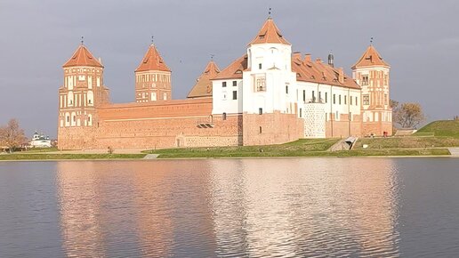 Мирский замок | Mir Castle | Осенний сезон 🍁 концертов ...