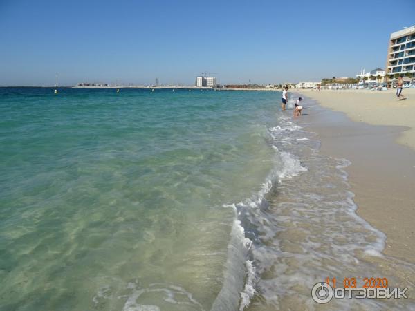 Городской пляж Dubai Marina beach в Дубаи