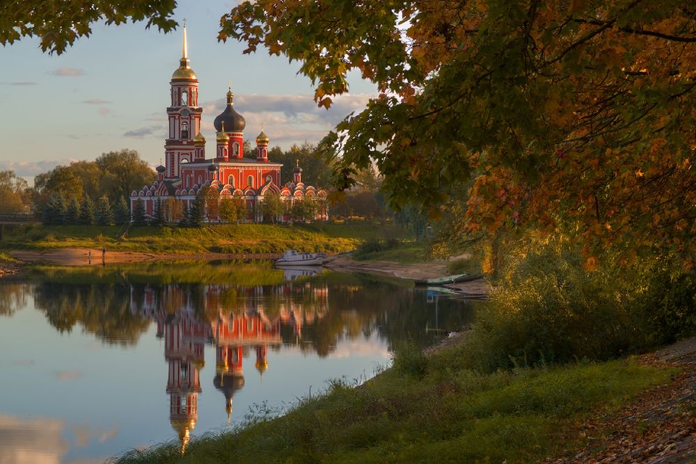 вид на церковь изнутри, архитектура, церковь, столб фон ...