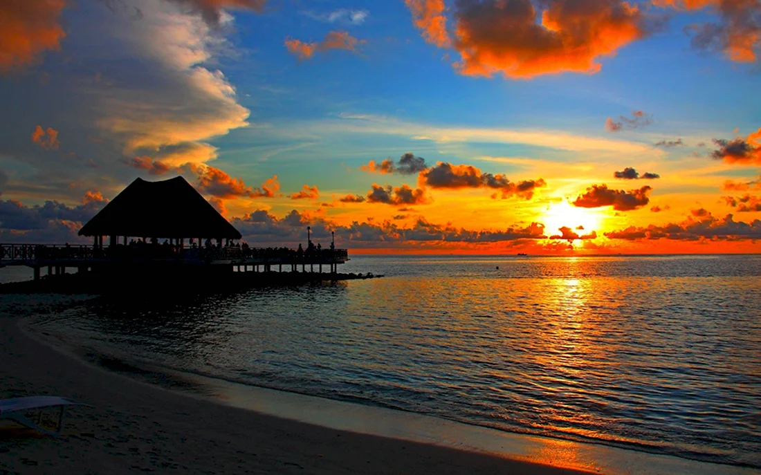 Закат на острове . - Изображение Fihalhohi Maldives ...