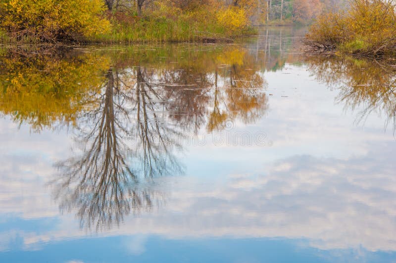 Осень. Река