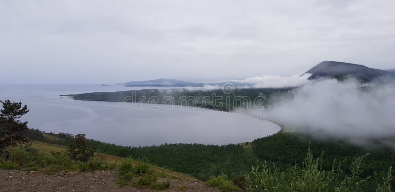 Горное озеро, Россия, Сибирь, Бурятия, Фролиха. | Премиум Фото