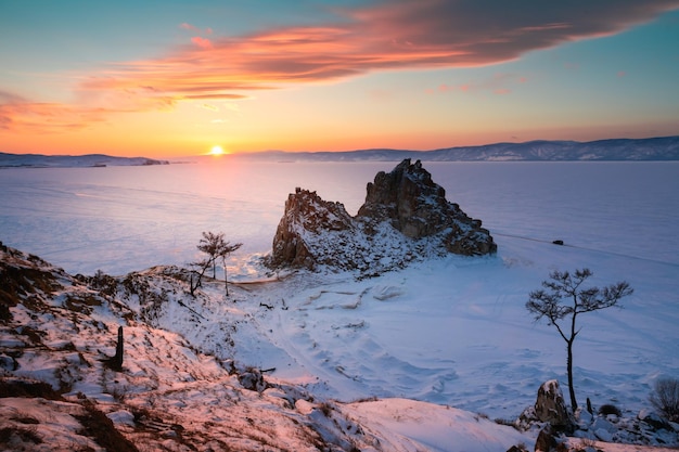 На Байкале сфотографировали самый необычный закат в матрице ...