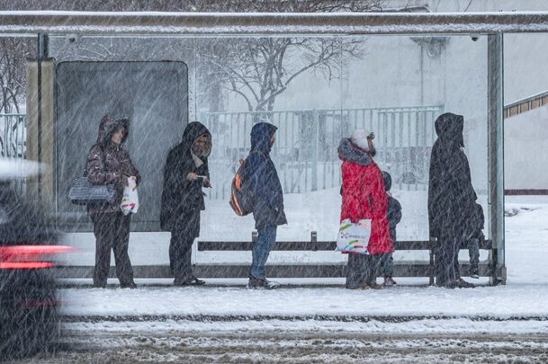 В Оренбурге в последний день зимы идет ...