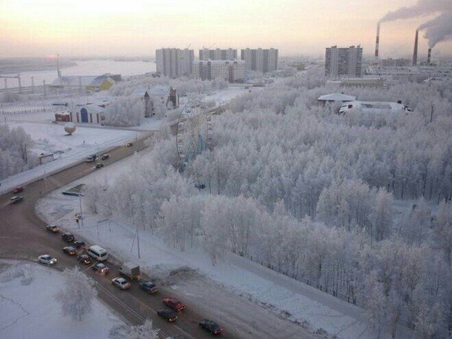 Город Нижневартовск зимой, вид сверху ...