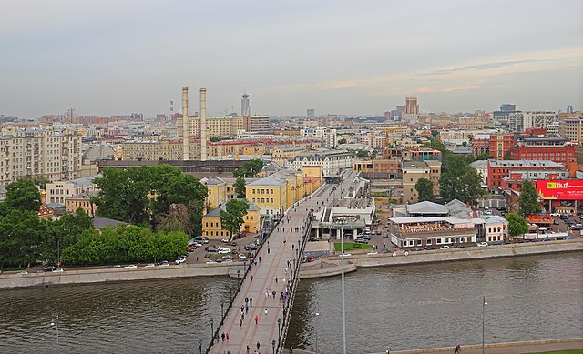 Фото: Парковка, автомобильная парковка, Москва, остров Балчуг ...