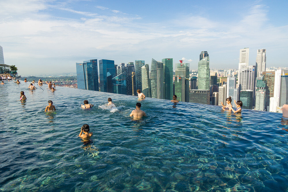 Отель Marina Bay Sands, бассейн под облаками — Teletype