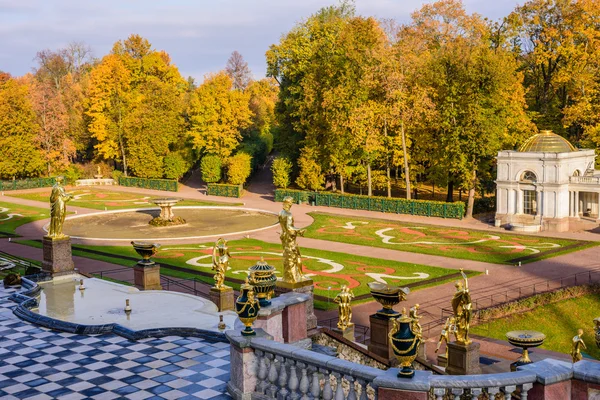 Петергоф осенью. Аллеи Нижнего парка. Вид с воздуха. Peterhof ...