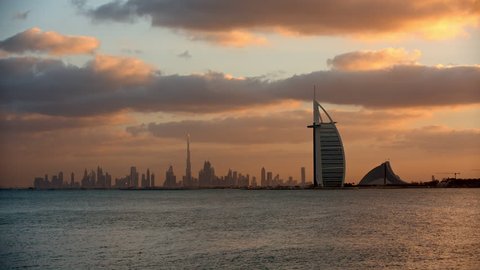 Dubai Marina Yacht Club ...